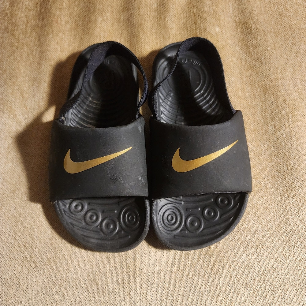 Little boys Nike slides 10c